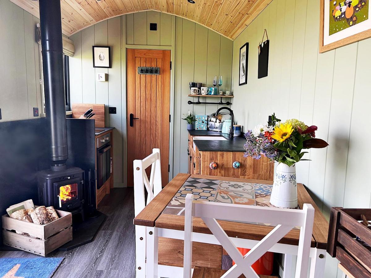 Luxury Shepherd Hut In The Peak District Bakewell Exterior foto